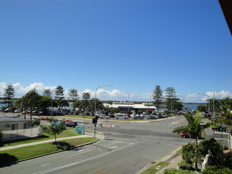 7/4  Broad Street, Labrador QLD 4215