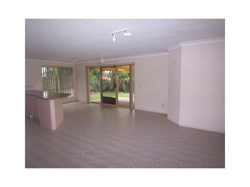 Parkwood QLD 4214