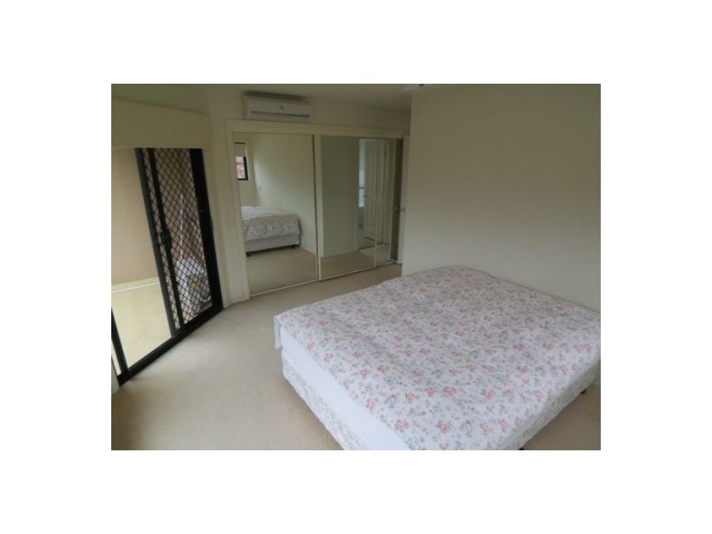 2/33 meron, Southport QLD 4215