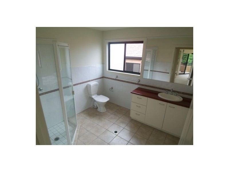 2/33 meron, Southport QLD 4215