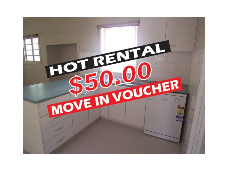 12 Fisher Ave, Southport QLD 4215