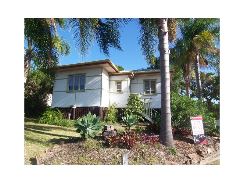 12 Fisher Ave, Southport QLD 4215