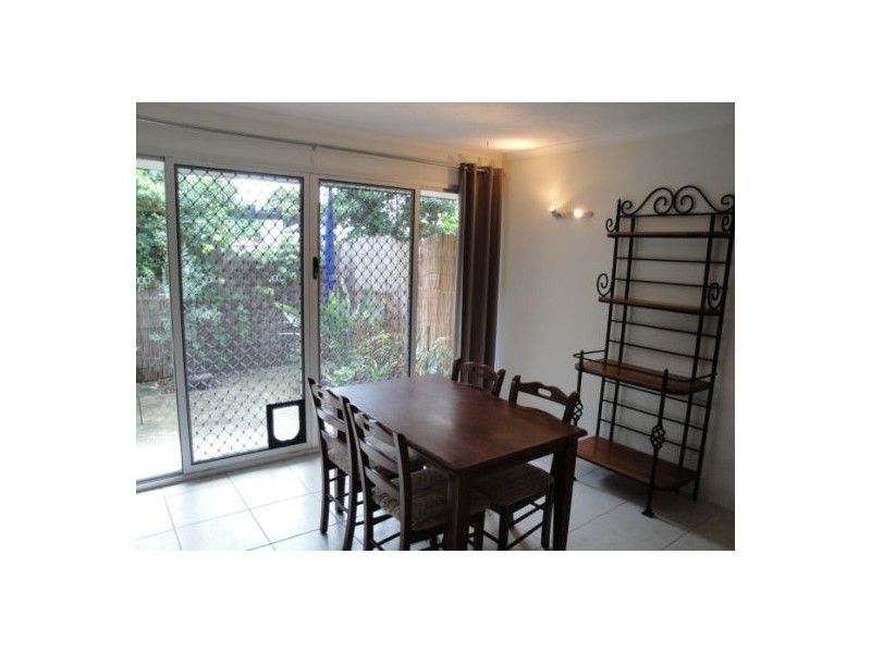 2/21 North Street, Southport QLD 4215