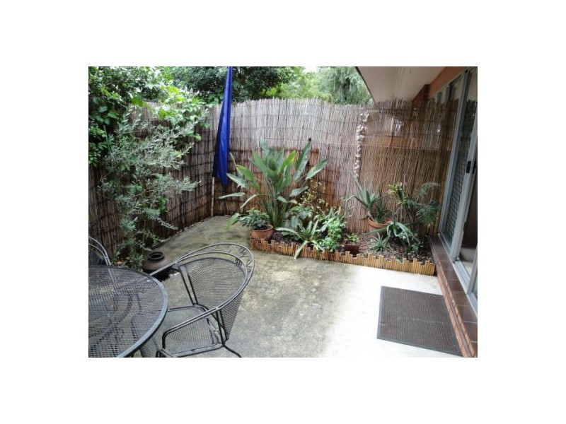 2/21 North Street, Southport QLD 4215