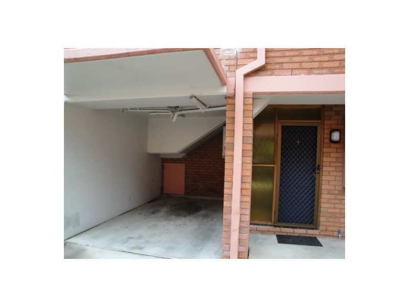 2/21 North Street, Southport QLD 4215