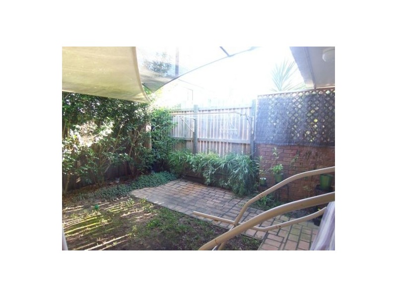 8/71 Benowa Road, Southport QLD 4215