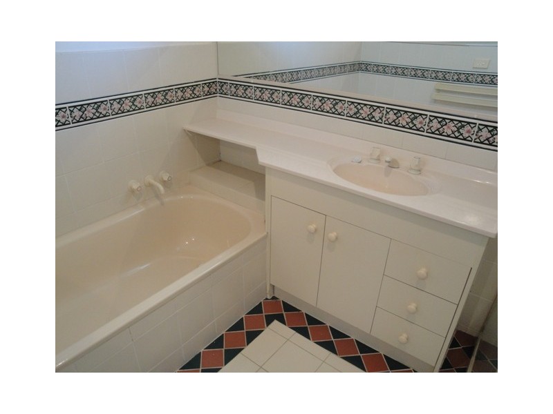 1/35 Kalimna Dve, Broadbeach Waters QLD 4218