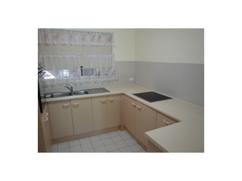 42/128 Benowa Road, Southport QLD 4215