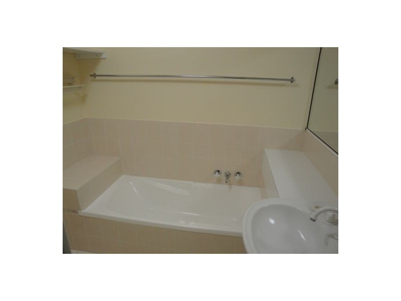 42/128 Benowa Road, Southport QLD 4215