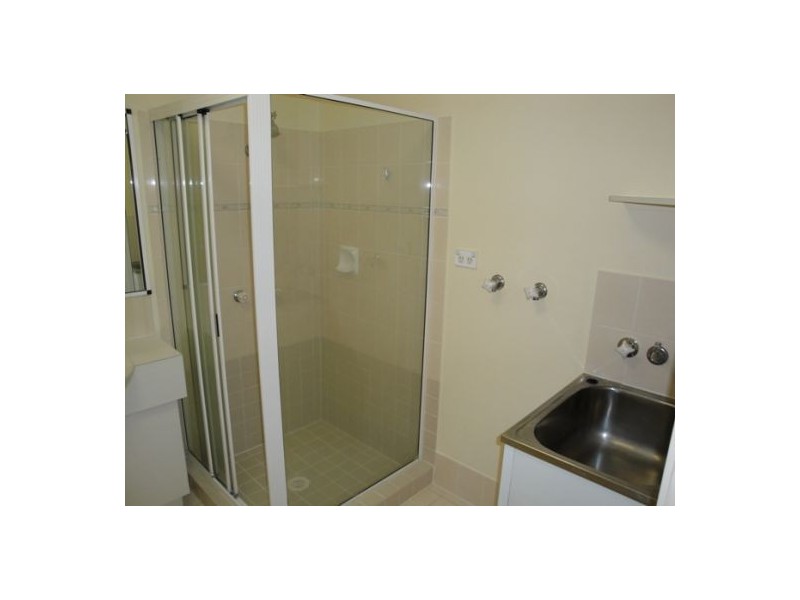 42/128 Benowa Road, Southport QLD 4215