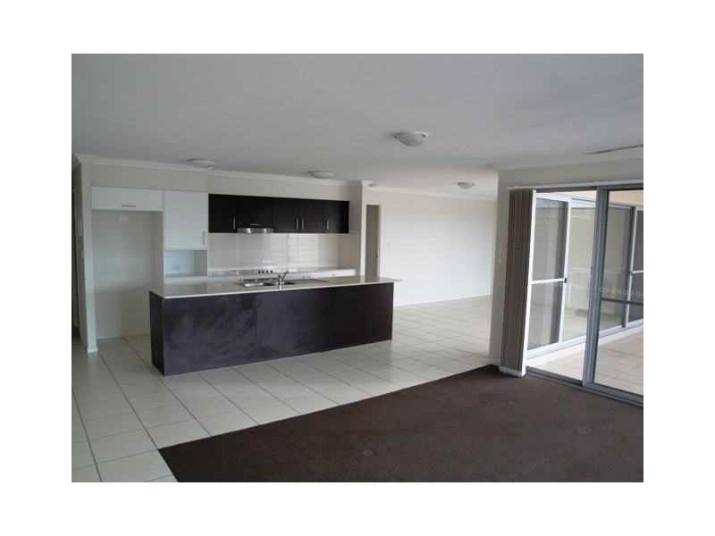 15/8-12  Proud Street, Labrador QLD 4215