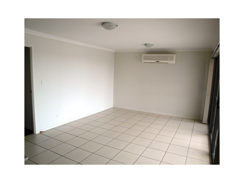 15/8-12  Proud Street, Labrador QLD 4215