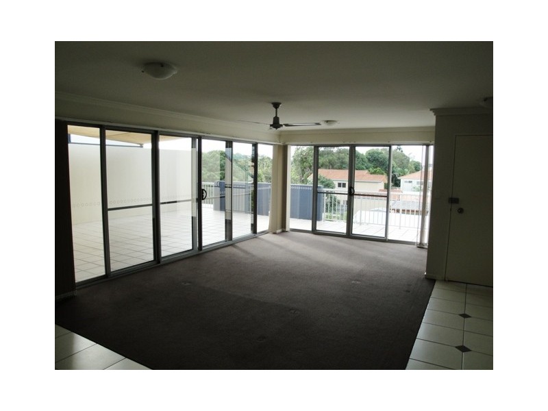 15/8-12  Proud Street, Labrador QLD 4215