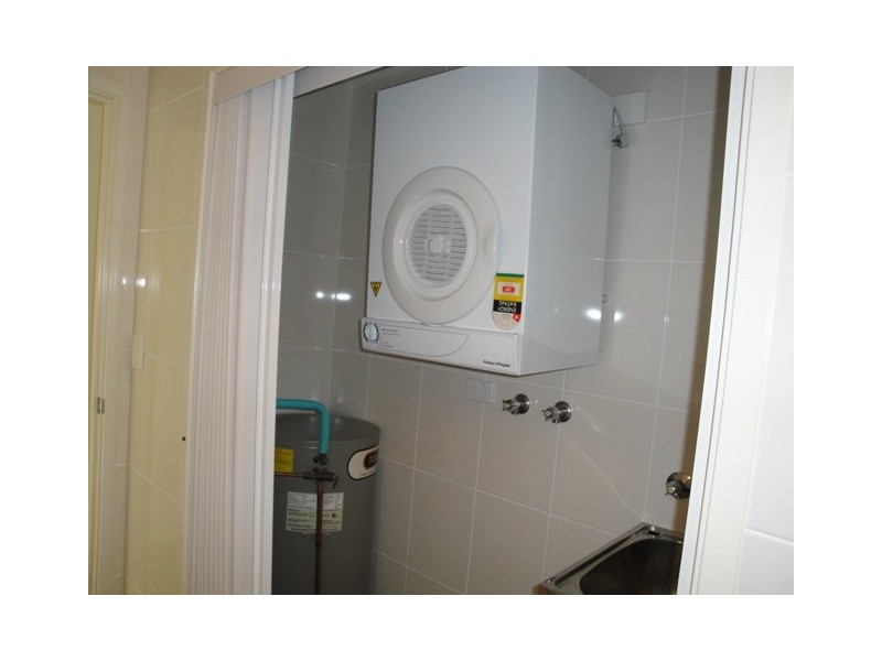 15/8-12  Proud Street, Labrador QLD 4215