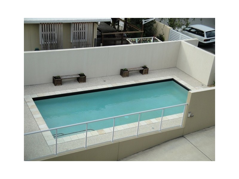 15/8-12  Proud Street, Labrador QLD 4215