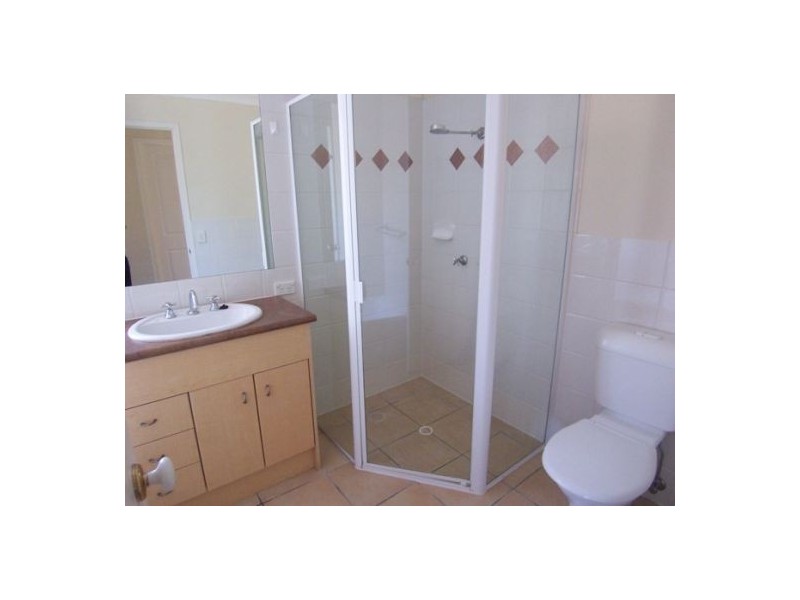 2/18 Blake Street, Southport QLD 4215