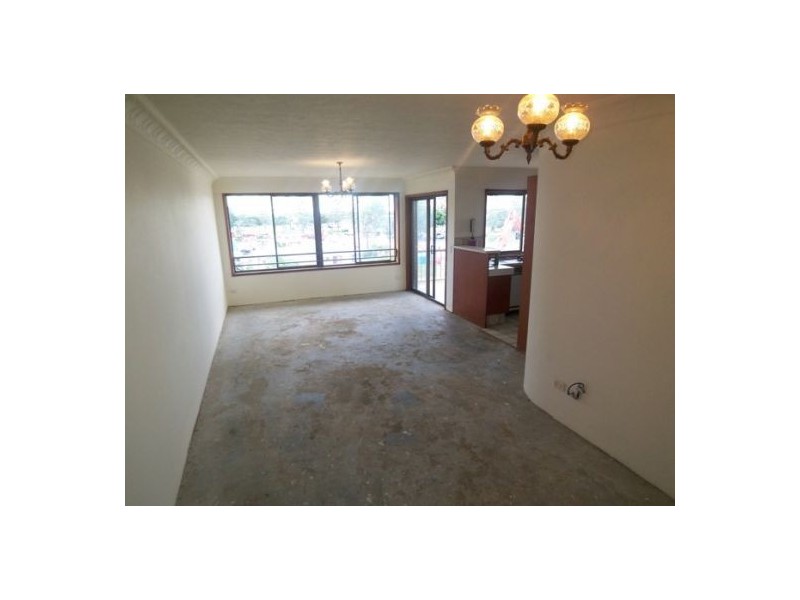 6/4 Broad, Labrador QLD 4215