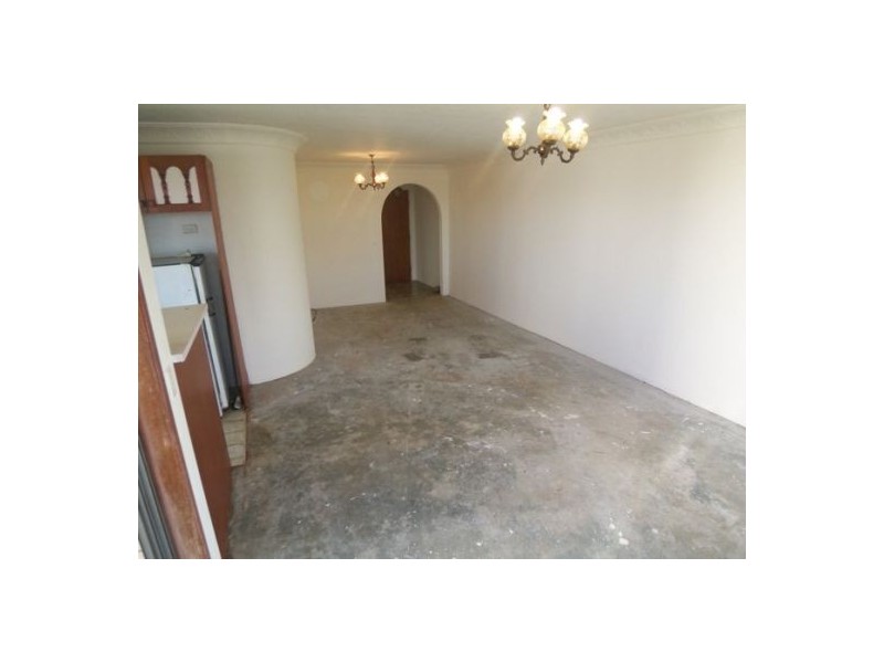 6/4 Broad, Labrador QLD 4215