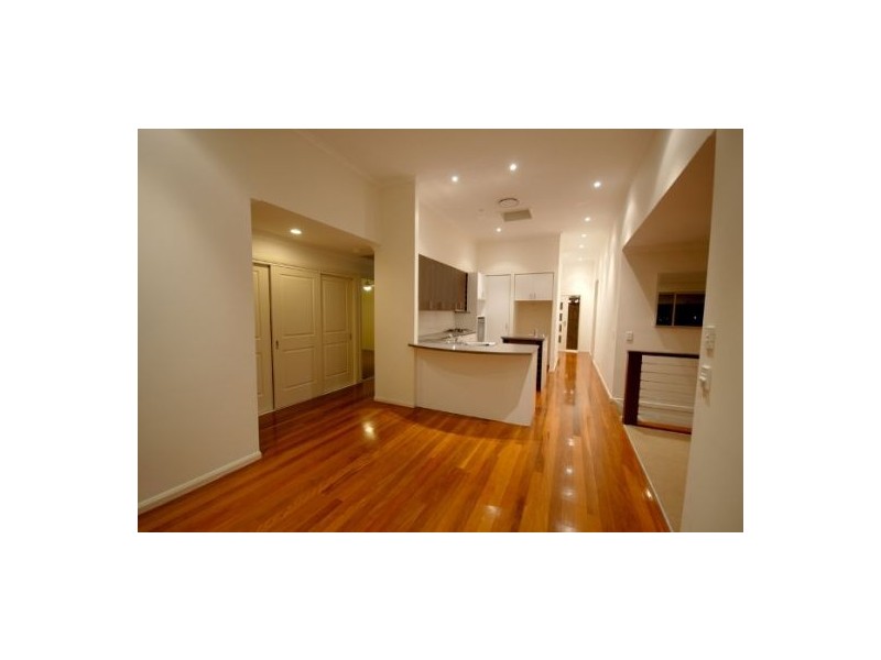 14 Lavinia Street, Southport QLD 4215