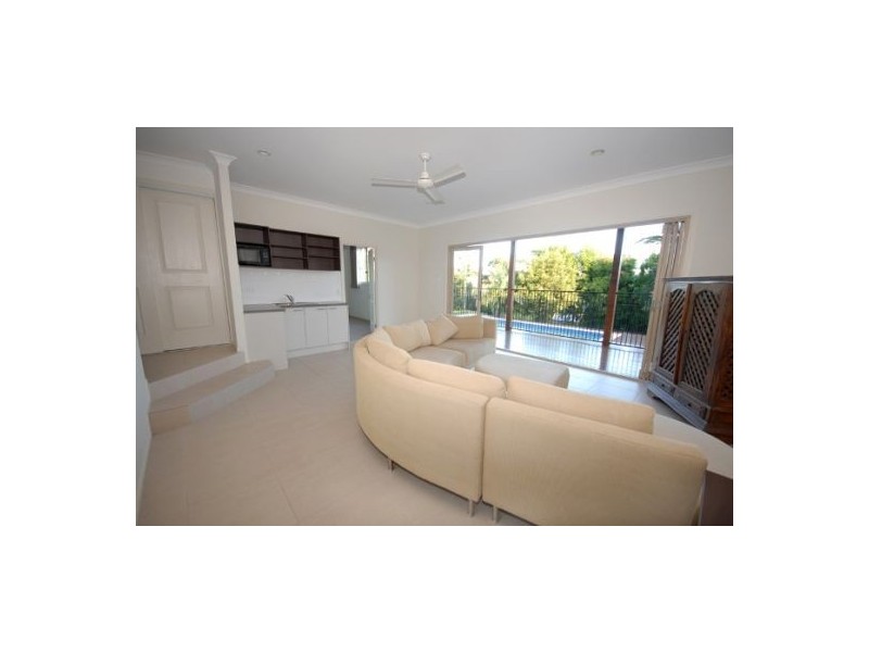 14 Lavinia Street, Southport QLD 4215