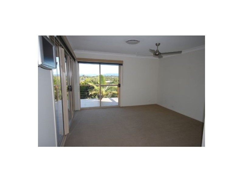 14 Lavinia Street, Southport QLD 4215