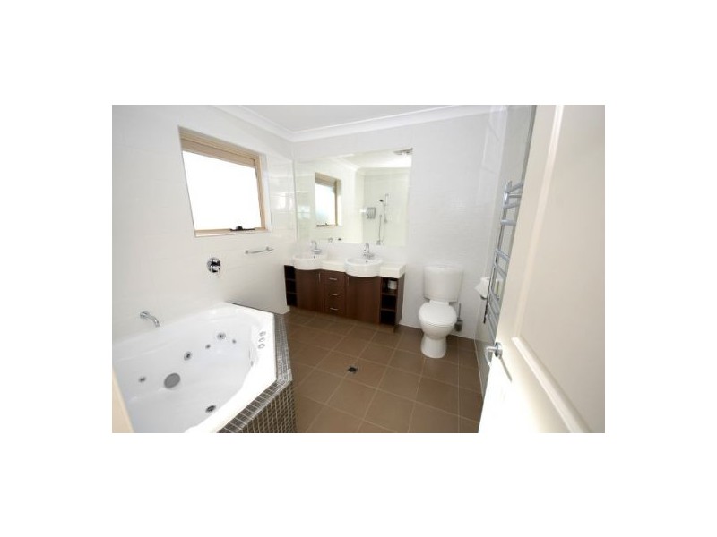 14 Lavinia Street, Southport QLD 4215