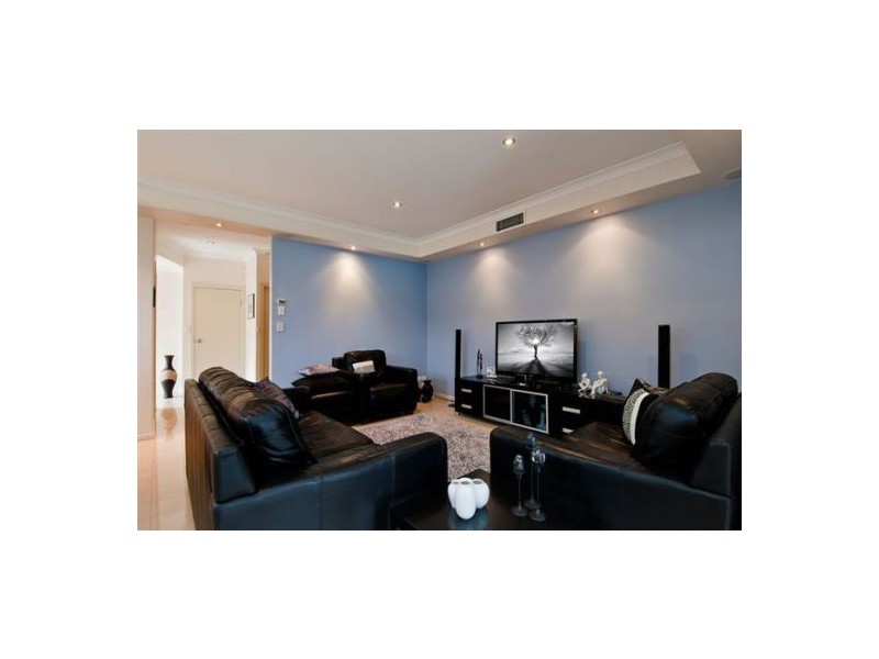 1/30 Hollywell Road, Biggera Waters QLD 4216