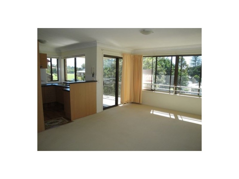 7/4 Broad Street, Labrador QLD 4215