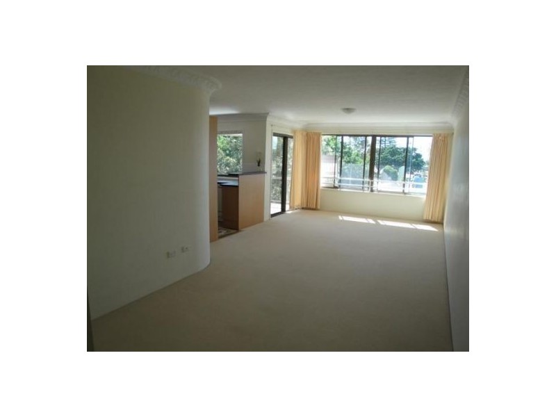 7/4 Broad Street, Labrador QLD 4215