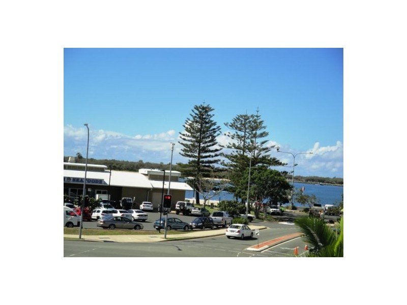7/4 Broad Street, Labrador QLD 4215