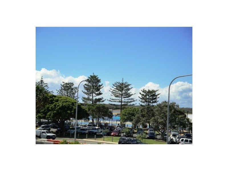 7/4 Broad Street, Labrador QLD 4215