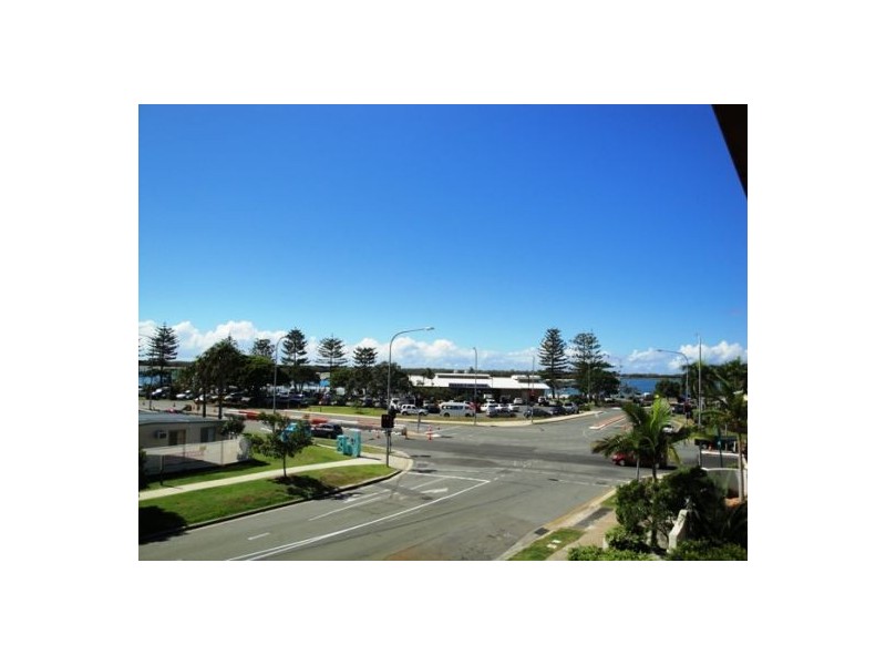7/4 Broad Street, Labrador QLD 4215