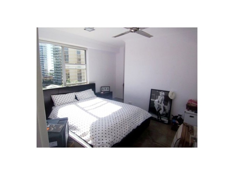 19/15 Pacific Street, Main Beach QLD 4217