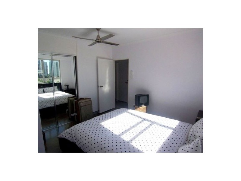 19/15 Pacific Street, Main Beach QLD 4217