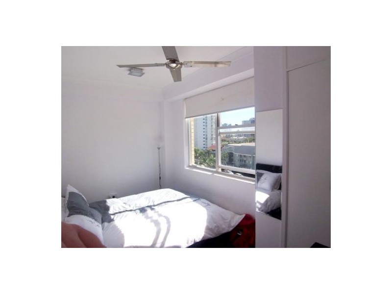 19/15 Pacific Street, Main Beach QLD 4217