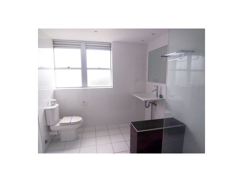 19/15 Pacific Street, Main Beach QLD 4217
