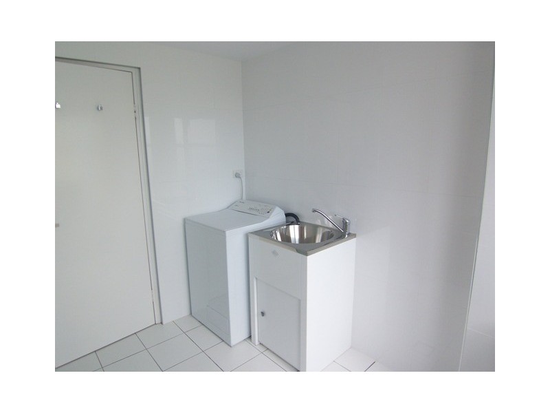 19/15 Pacific Street, Main Beach QLD 4217