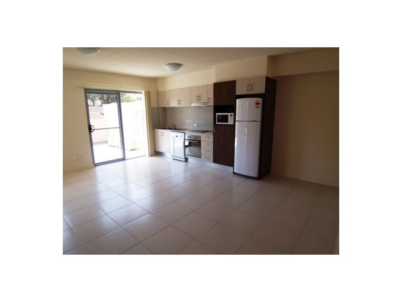 5/148 High Street, Southport QLD 4215