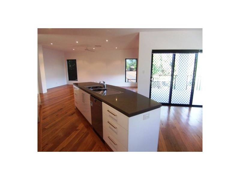 4/134 Ridgeway Avenue, Southport QLD 4215