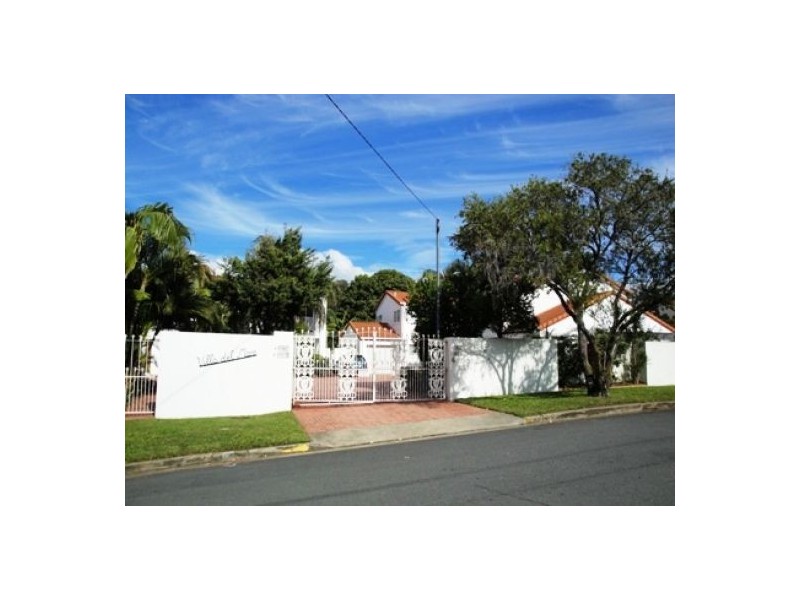 1,4-6 Clinton Street, Labrador QLD 4215