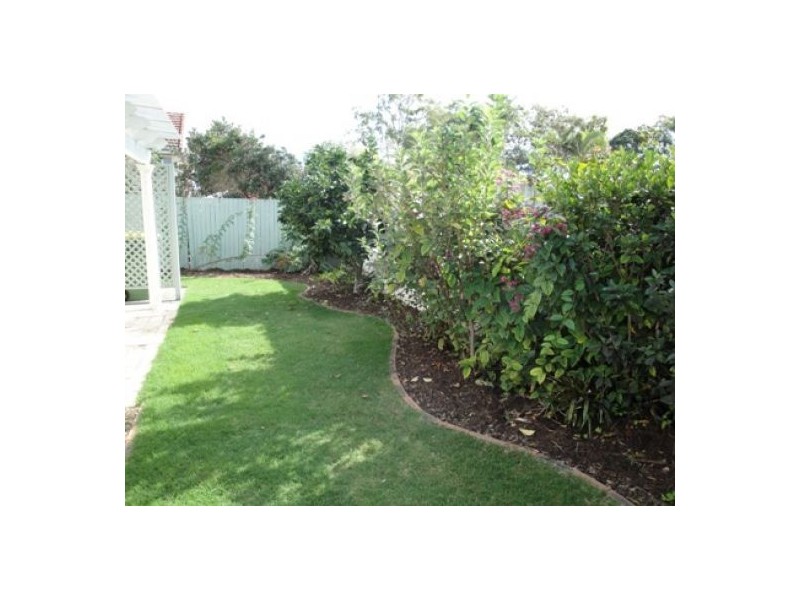 1,4-6 Clinton Street, Labrador QLD 4215