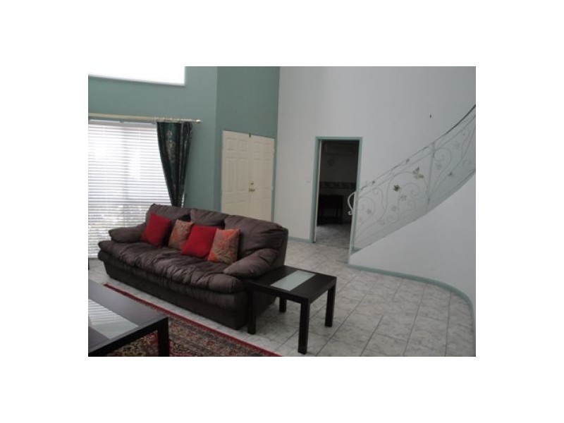 1,4-6 Clinton Street, Labrador QLD 4215