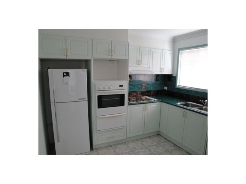 1,4-6 Clinton Street, Labrador QLD 4215