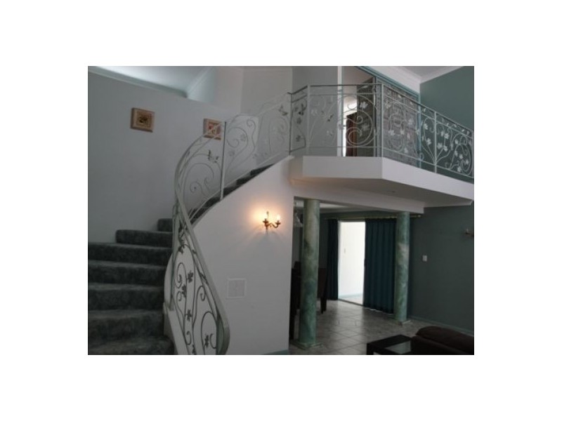 1,4-6 Clinton Street, Labrador QLD 4215