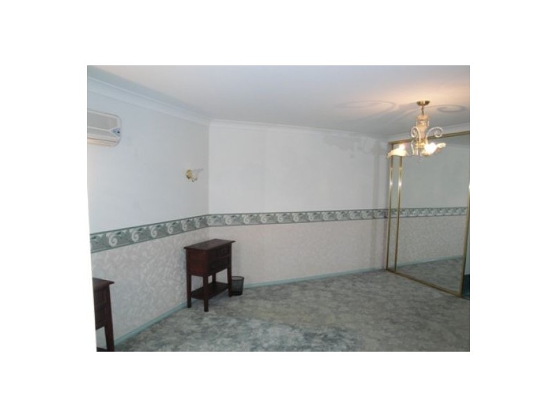 1,4-6 Clinton Street, Labrador QLD 4215