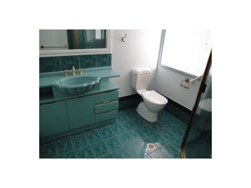 1,4-6 Clinton Street, Labrador QLD 4215