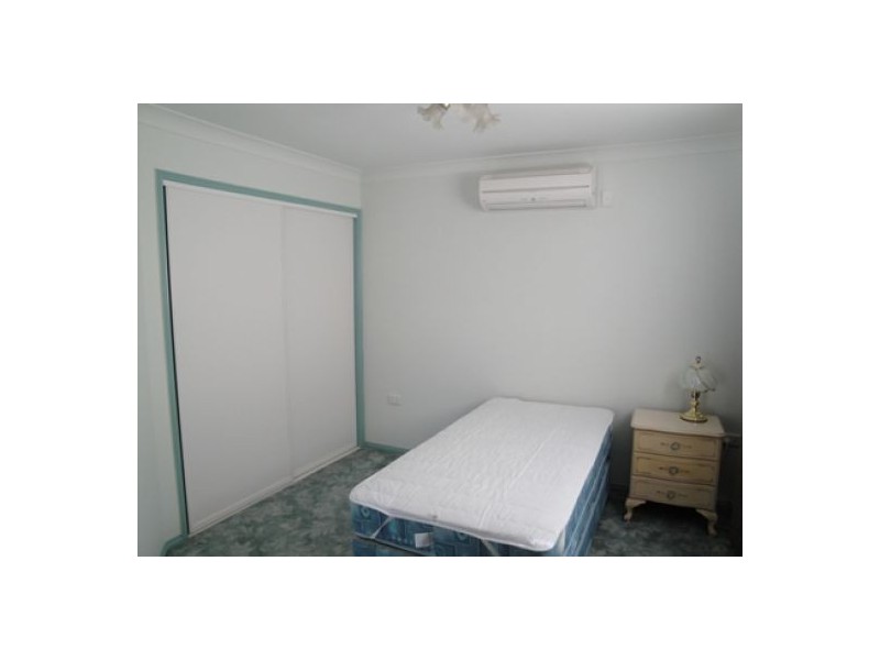 1,4-6 Clinton Street, Labrador QLD 4215