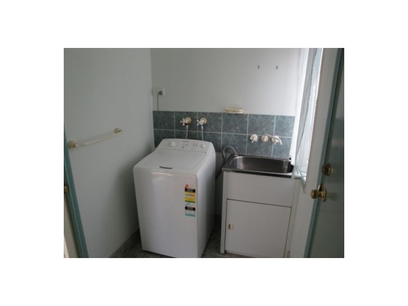 1,4-6 Clinton Street, Labrador QLD 4215