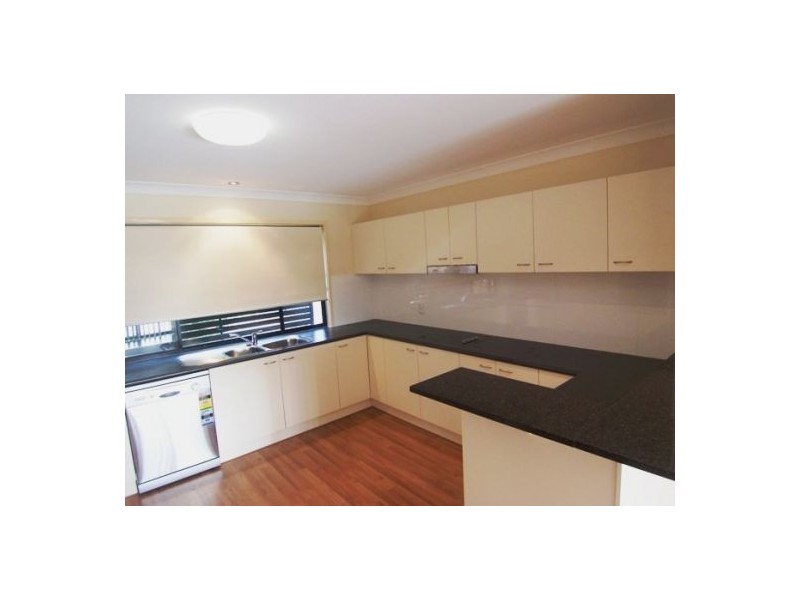 2/35 Harley Street, Labrador QLD 4215