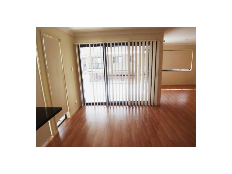 2/35 Harley Street, Labrador QLD 4215